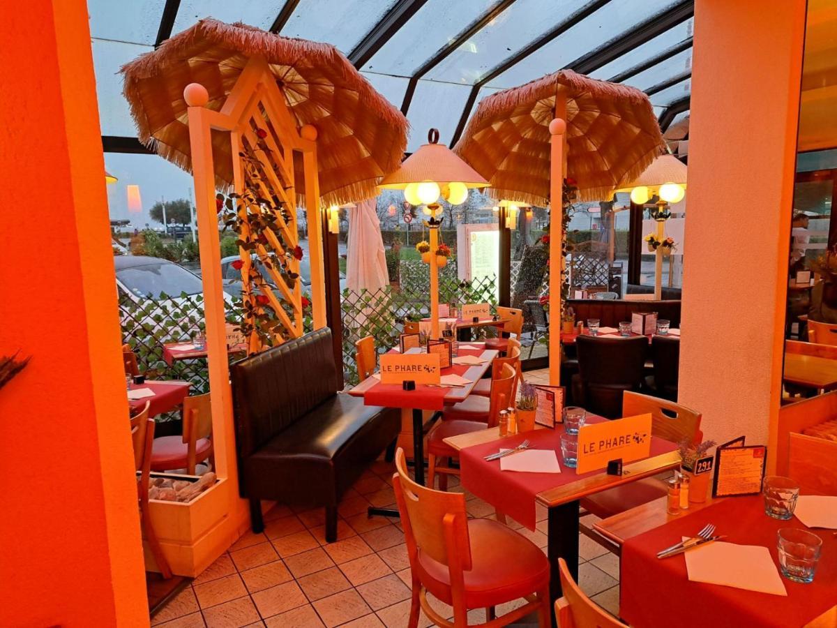 Hotel Le Phare Ouistreham Exterior photo