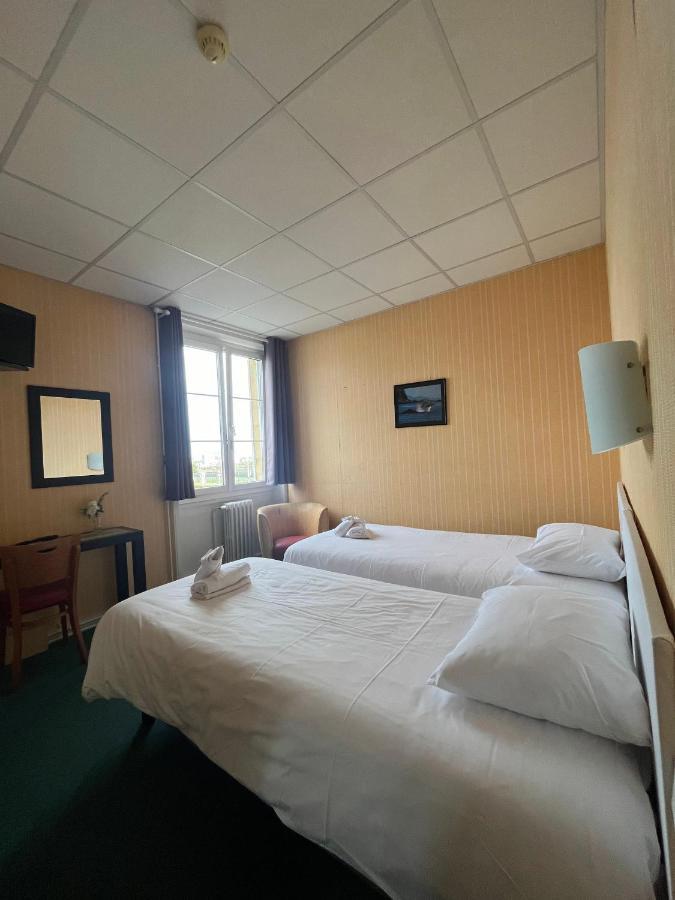 Hotel Le Phare Ouistreham Exterior photo